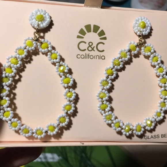 💛C&C California Beaded Designer Earrings 🤍💛🤍 - Picture 2 of 12